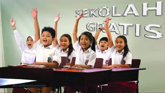 Sekolah Gratis Menurut MK – Janji Konstitusi yang Masih Retoris di Daerah